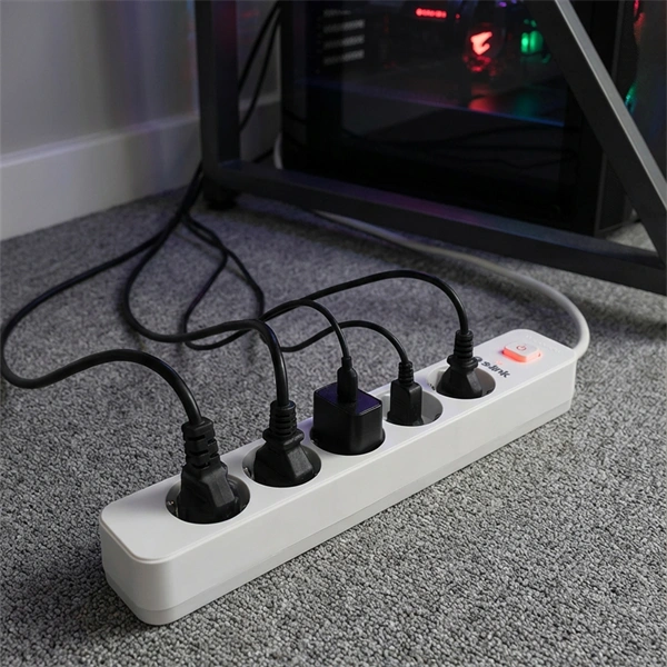 S-Link Túlfeszültségvédõ - SPG501S (1,5m, 750 Joule, 16A, 3680W, 5db schuko, fehér)